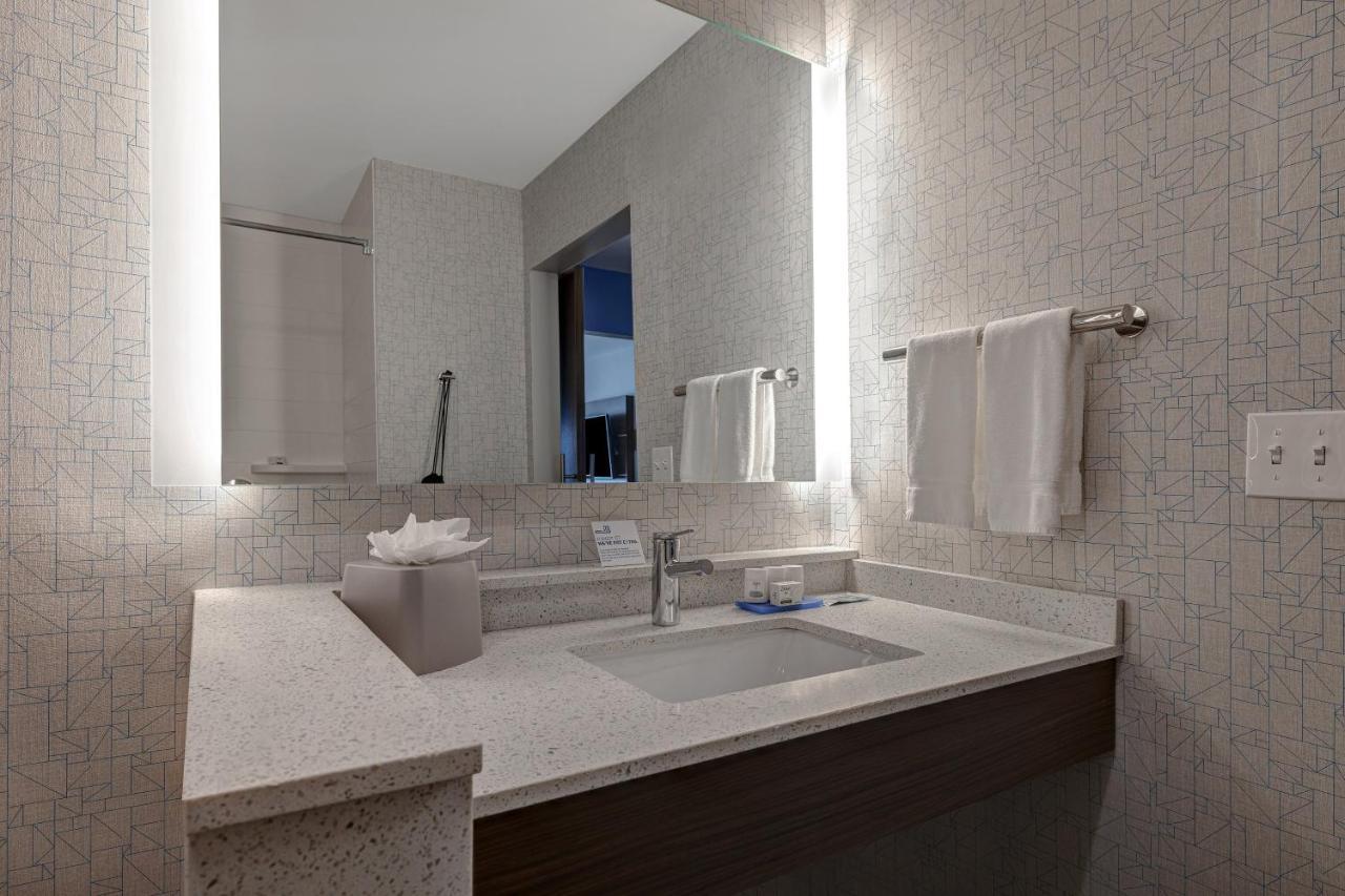Holiday Inn Express & Suites - Brighton By Ihg מראה חיצוני תמונה
