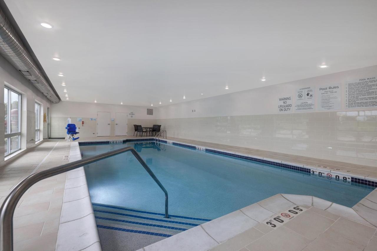 Holiday Inn Express & Suites - Brighton By Ihg מראה חיצוני תמונה