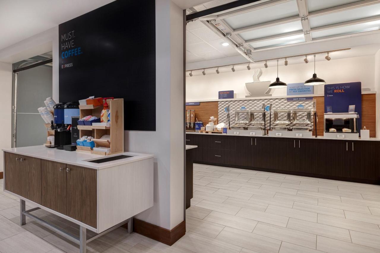 Holiday Inn Express & Suites - Brighton By Ihg מראה חיצוני תמונה